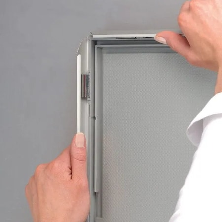 M&T Displays Opti Frame 5 in. X 7 in. Poster Size 0.55 in. Slvr Color Profile, Mitred Corner, w/out Back Support UCP145N057X2000